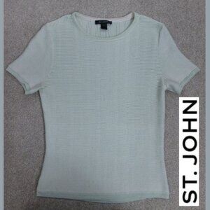St John Short Sleeve Knitted Top (1 faint stain at front)